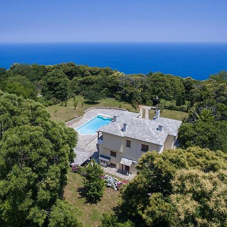 Luxury Villa With Pool In 차가라다 외부 사진