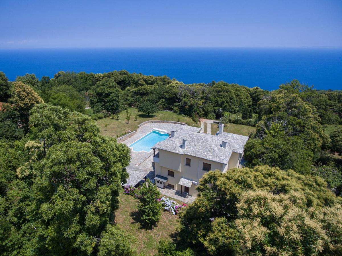 Luxury Villa With Pool In 차가라다 외부 사진