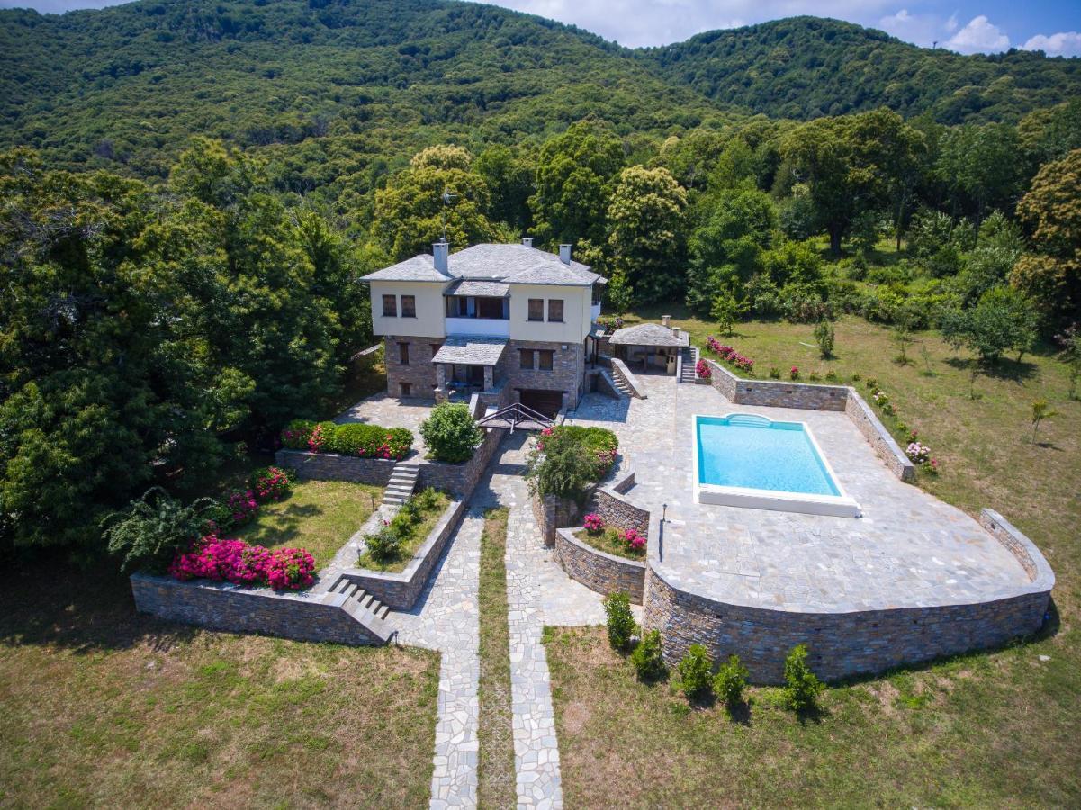 Luxury Villa With Pool In 차가라다 외부 사진