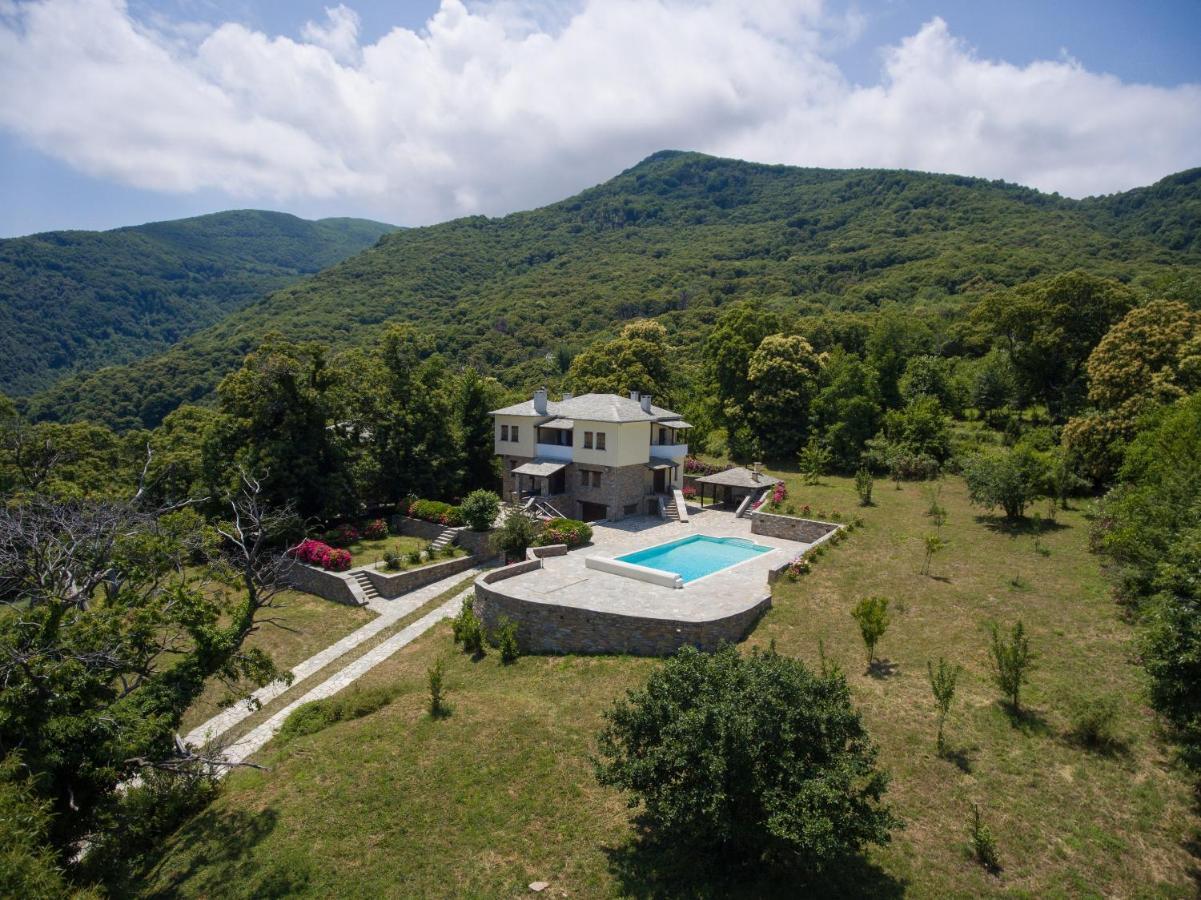 Luxury Villa With Pool In 차가라다 외부 사진
