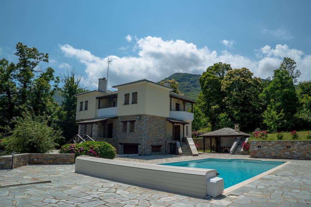 Luxury Villa With Pool In 차가라다 외부 사진