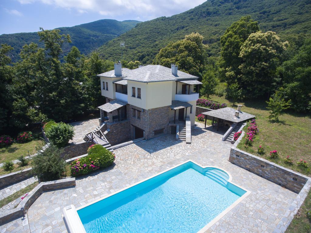 Luxury Villa With Pool In 차가라다 외부 사진