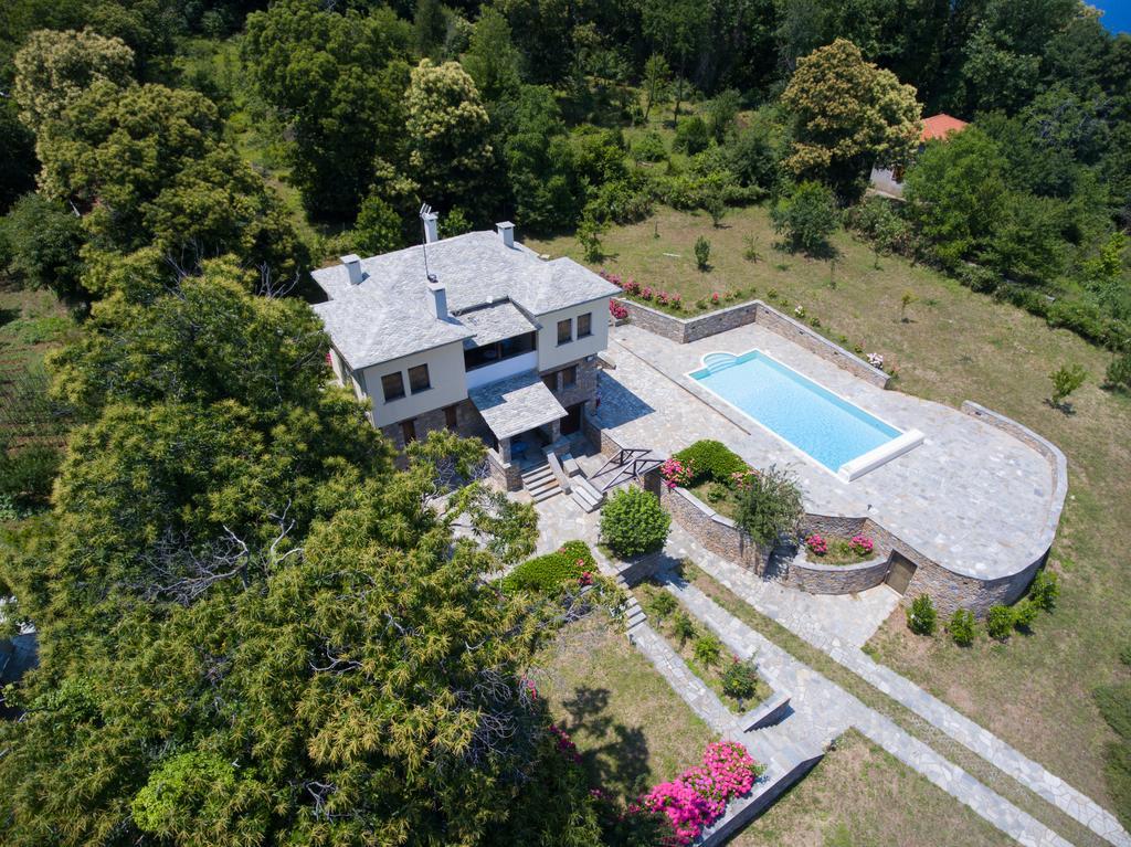 Luxury Villa With Pool In 차가라다 외부 사진