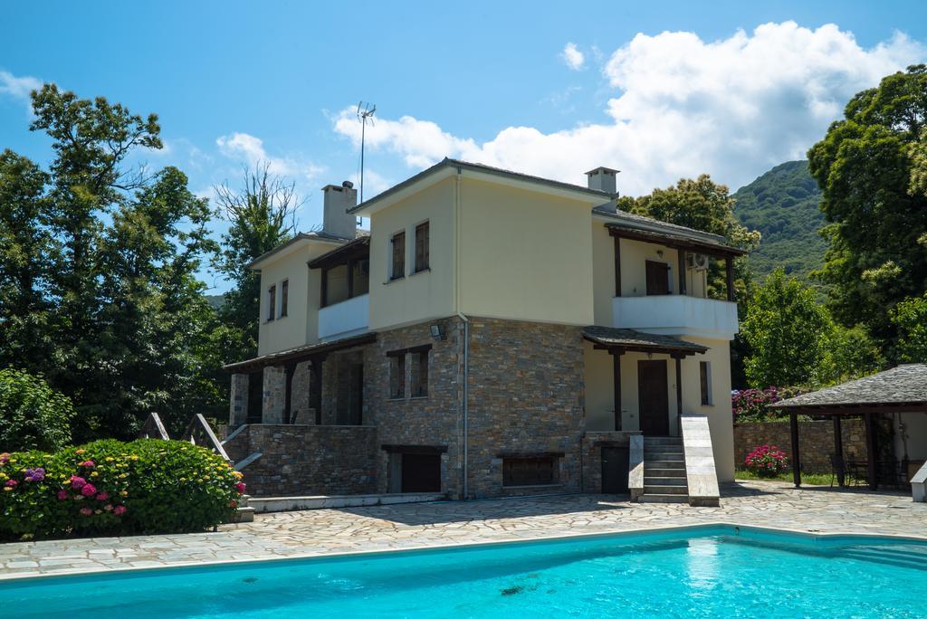 Luxury Villa With Pool In 차가라다 외부 사진